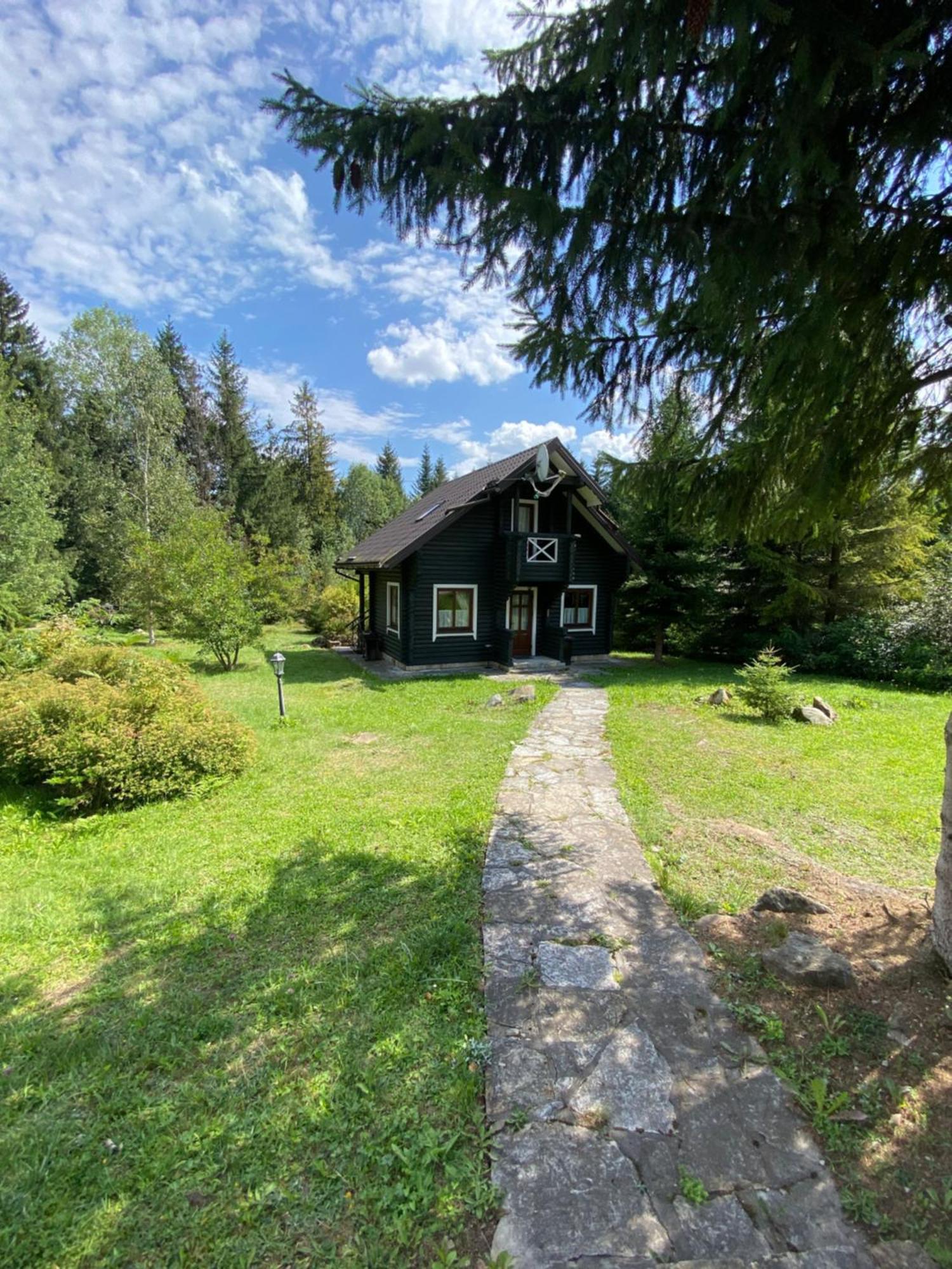 Relaxation In Guta Гута Покращене Шале Bagian luar foto