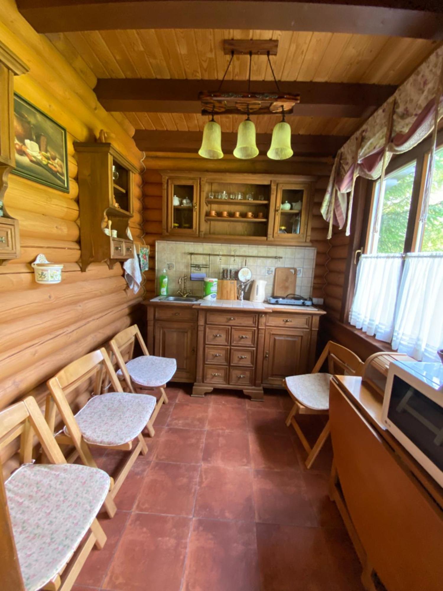 Relaxation In Guta Гута Покращене Шале Bagian luar foto
