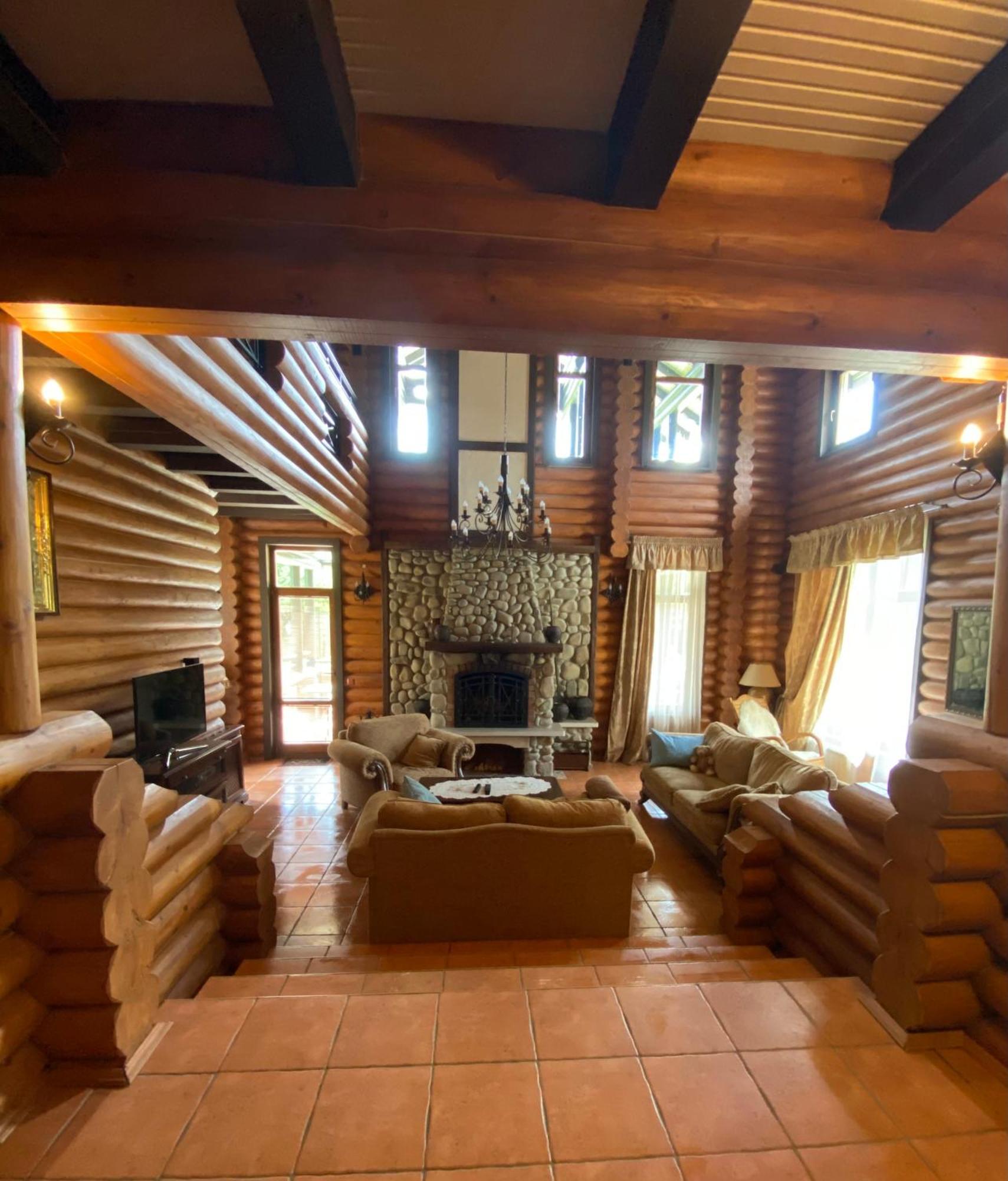 Relaxation In Guta Гута Покращене Шале Bagian luar foto