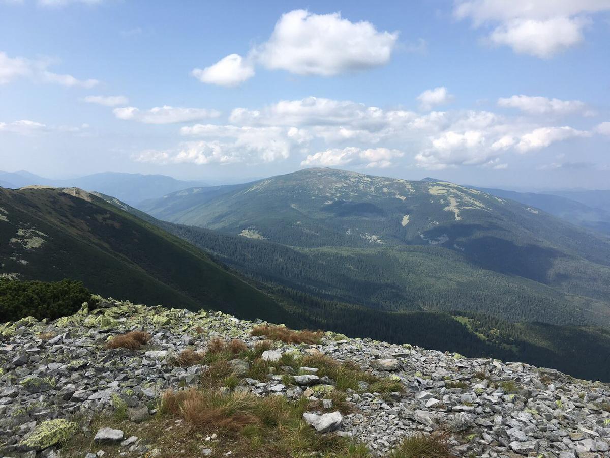 Relaxation In Guta Гута Покращене Шале Bagian luar foto